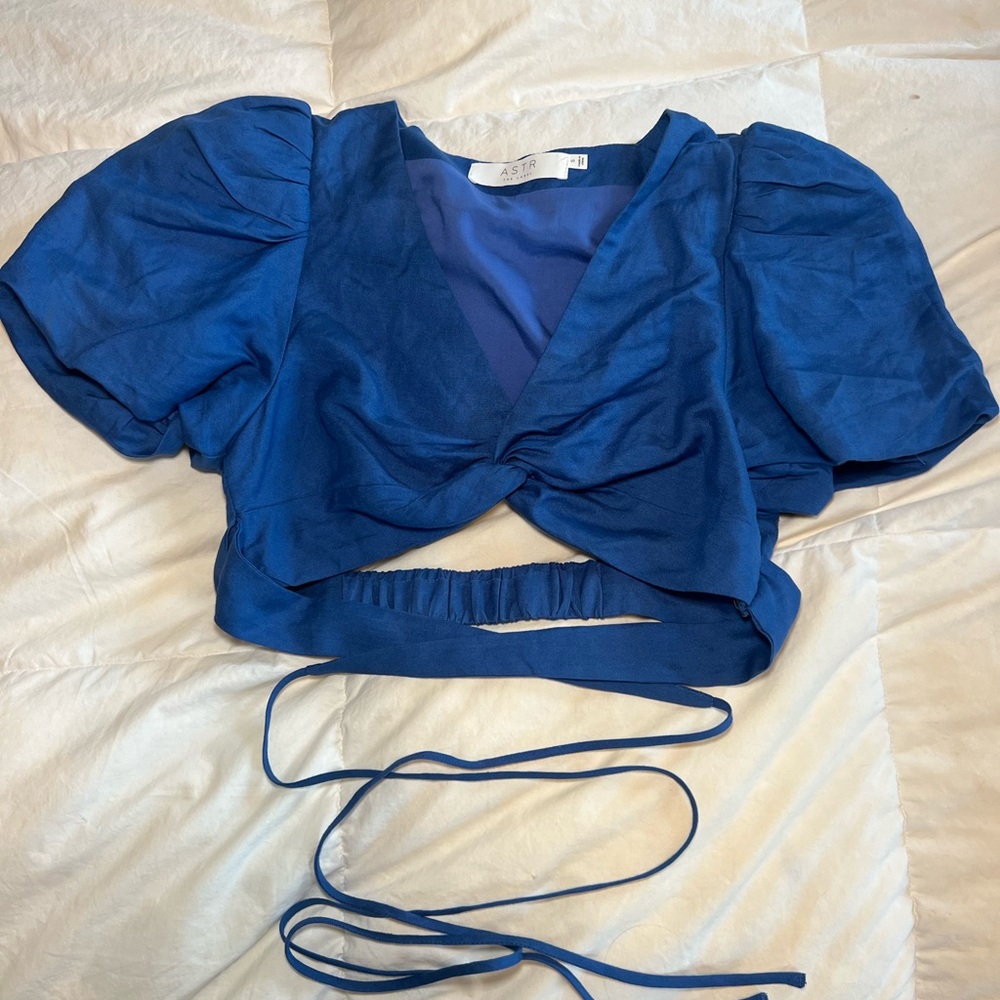 Puff sleeved crop top from ASTR